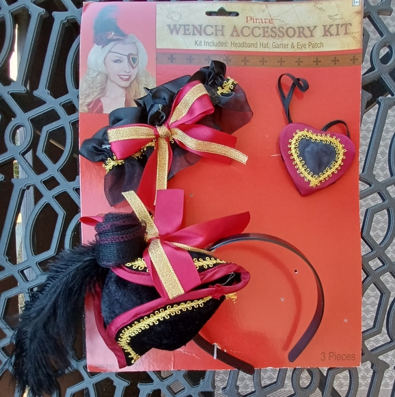 Pirate Wench Accessory Kit - Picture 2 of 6